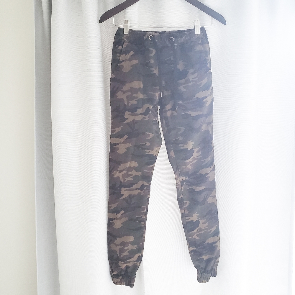 Camouflage joggers